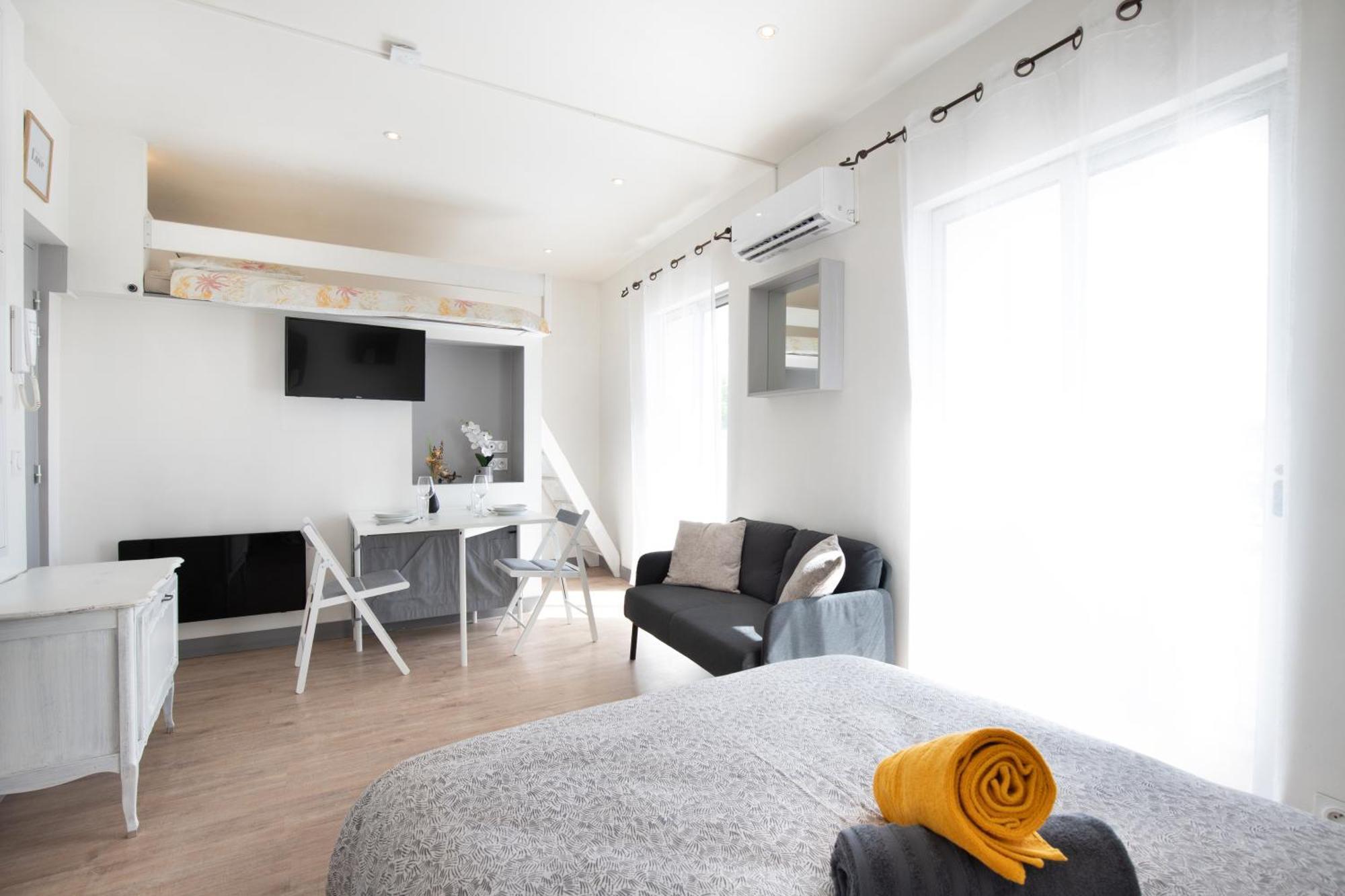 Апартаменты Le Partage Des Eaux - 4 Couchages - Hypercentre - Clim - Wifi Л'Иль-сюр-ла-Сорг Экстерьер фото
